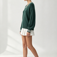 Pull en tricot pour femme à col en V rayé contrastant, ample, à manches longues, style preppy (personnalisable)