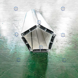 Ligne <span class=keywords><strong>de</strong></span> production continue : Machine <span class=keywords><strong>de</strong></span> formage à rouleaux <span class=keywords><strong>de</strong></span> panneaux sandwich en mousse <span class=keywords><strong>de</strong></span> polyuréthane pour portes <span class=keywords><strong>de</strong></span> <span class=keywords><strong>garage</strong></span> isolées, volets roulants, portes métalliques - Product Image 6