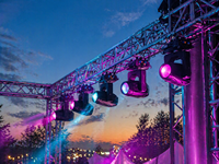 Structure de scène extérieure personnalisable pour concerts, design populaire, structure d'éclairage en aluminium