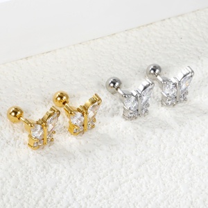 Boucles d'oreilles clous en zircon de mode en gros, en acier inoxydable plaqué or 18 carats, avec papillons colorés en cristal pour femmes - Product Image 4