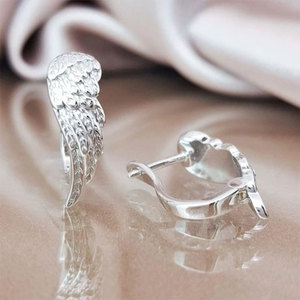 Orecchini Minimalisti a Forma di Ali d'Angelo per Donne, Ear Cuff con Piume, Gioielli di Moda Quotidiana - Product Image 1