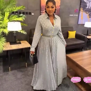 Abito chemisier da donna <span class=keywords><strong>taglie</strong></span> <span class=keywords><strong>forti</strong></span> in poliestere a maniche lunghe, plissettato, a trapezio, con vita definita e stampa G, nuova collezione autunno 26 - Product Image 1