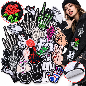 แพทช์ปักลายกราฟิกตลกๆ รูปมือทำท่าสัญลักษณ์สันติภาพ รูปหัวกะโหลก สำหรับรีดติดหรือเย็บติด ขายส่ง - Product Image 1