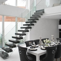 Escalier flottant Tanlong Central Stringer en chêne avec éclairage LED intégré, marches en bois à risers ouverts, balustrade en verre, escalier minimaliste