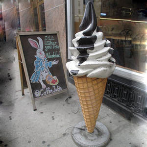 Décoration <span class=keywords><strong>de</strong></span> magasin / Poubelle en fibre <span class=keywords><strong>de</strong></span> verre en forme <span class=keywords><strong>de</strong></span> cornet <span class=keywords><strong>de</strong></span> glace, décoration publicitaire, décorations <span class=keywords><strong>de</strong></span> cornets <span class=keywords><strong>de</strong></span> glace - Product Image 5