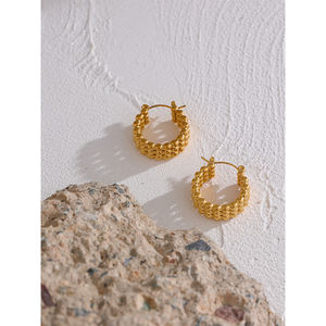 JINYOU 1188 Joyería Minimalista Impermeable, Aretes de Aro Huggie de Acero Inoxidable Chapados en Oro de 18K, Joyas Sencillas y Modernas para Mujer - Product Image 5