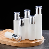 Flacon pompe rond en verre blanc/transparent de luxe 30ml-120ml pour sérums de soin, emballage cosmétique et diffuseurs à bâtonnets, avec sérigraphie