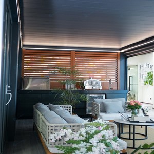 Pergola bioclimatique motorisée en aluminium rétractable Sweet Home avec protection UV imperméable pour patio et jardin - Product Image 5
