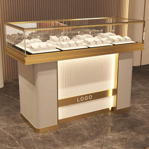 ตู้โชว์เครื่องประดับกรอบทองคำทันสมัยพร้อมไฟ LED ตู้โชว์แสดงเครื่องประดับสำหรับร้านขายเครื่องประดับหรูหราติดผนัง - Product Image 1