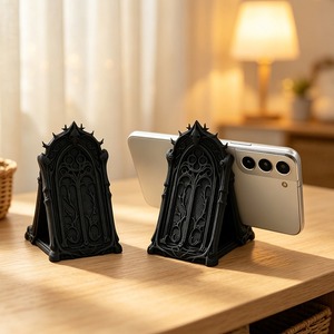 Supporto per Telefono con Teschio Gotico Stampato in 3D, Motivo in Vetro Colorato, Decorazione da Scrivania, Ornamento per Mensola Ufficio - Product Image 4