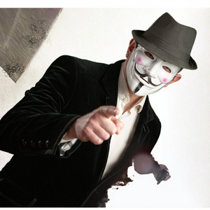 Masque anonyme de haute qualité pour Halloween, cosplay, fête costumée - Masque V pour Vendetta Guy Fawkes - Product Image 2