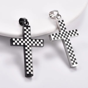 Collier pendentif croix pied-de-poule punk en acier inoxydable pour femmes et hommes, bijoux religieux avec breloques en grille, chaîne et amulette de foi en métal - Product Image 2