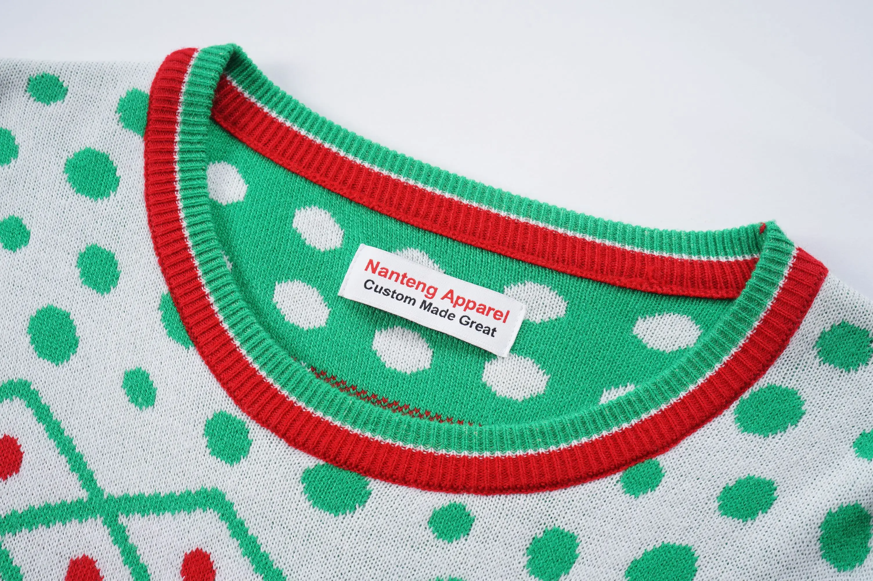 Jersey de cuello redondo personalizado Nanteng, parche bordado de Papá Noel feo, fabricantes de prendas de punto de algodón 100%, suéter de Navidad para hombres