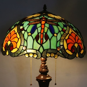 Lámpara de Pie LED Tradicional LongHuiJing de 16 Pulgadas de Altura con Pantalla de Vidrio Multicolor, Luz de Lectura de 2700K de Alto Brillo para Sala de Estar - Product Image 1