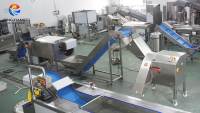 Automatische machine voor het schillen, wassen en snijden van verse aardappelen, productielijn voor frieten of gegolfde verse aardappelproductie