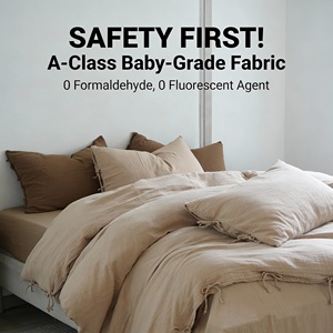 Set di Biancheria da Letto Vintage in Crepe de Chine a Doppio Strato, Quattro Pezzi, Copripiumino e Lenzuola in Puro Cotone - Product Image 1