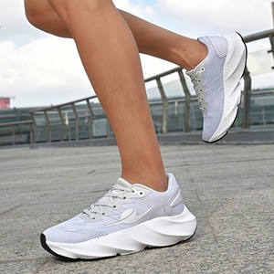 Chaussures de marche légères à lacets et bout ouvert pour l'extérieur, avec semelle extérieure en caoutchouc amortissant et empeigne en maille, tendance mode pour femmes et hommes - Product Image 5