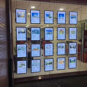 Espositore Informativo a LED in Alluminio Nero Impermeabile da Parete per Agenzie Immobiliari - Product Image 1