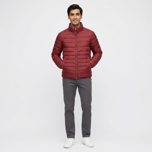 Veste d'extérieur pour homme à fermeture éclair intégrale 2025 – Tissu polyester de haute qualité, couleur rouge unie, rembourrage isolant matelassé sur le devant - Product Image 1