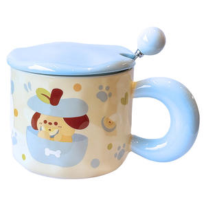 แก้วเซรามิคลายการ์ตูนน่ารักพร้อมฝาและช้อน ลายลูกสุนัขสีฟ้า สำหรับเป็นของขวัญ ฤดูใบไม้ผลิ 2025 - Product Image 1