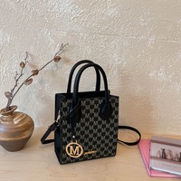 Bolso Mini Tote de Moda 2026 con Estampado de Letras para Mujer, Bolso Cruzado de Cuero PU con Dije Metálico