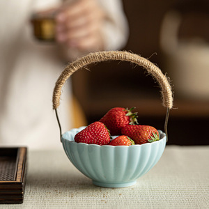 Corbeille à fruits en céramique avec poignée, bol en porcelaine, plat à collation portable pour la maison - Product Image 3