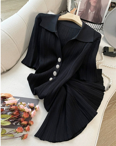 Vestido midi de punto acanalado para mujer con solapa, manga corta, detalle de botones, ajustado, con dobladillo acampanado, elegante para oficina o uso casual - Product Image 3