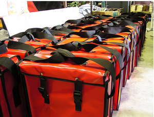 610 जीएसएम वाटरप्रूफ पीसी विनाइल कोटिंग चमकदार टेक-आउट बैग सामग्री सादे <span class=keywords><strong>pvc</strong></span> तिरपाल - Product Image 3