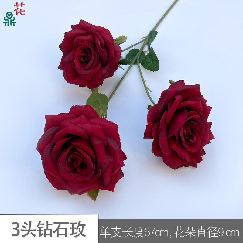 กุหลาบเพชรสามหัว สีแดงไฮด