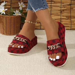 <span class=keywords><strong>Ciabatte</strong></span> di Grande Formato <span class=keywords><strong>per</strong></span> Donna con Catena, Pantofole con Piattaforma di Design, Vendita Diretta dalla Fabbrica - Product Image 3