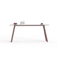 Table de collaboration de bureau mince avec pieds évasés, table longue moderne pour espace de travail agile et zone de repos