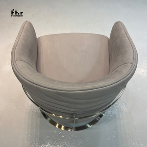 Fauteuil de salle à manger moderne en velours beige avec dossier incurvé et base en forme de traîneau doré pour hôtel, restaurant, maison - Product Image 6