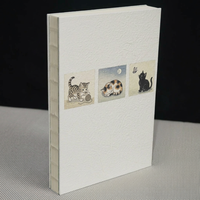 Carnet à couverture rigide en papier spécial sur mesure avec dos apparent, reliure cousue, et découpe personnalisée