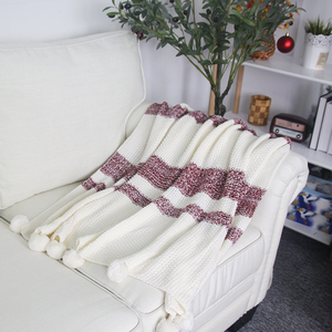 Grande couverture en tricot épais, logo personnalisé, avec <span class=keywords><strong>pompon</strong></span> en fourrure fait à la main pour la décoration de la maison, g - Product Image 1