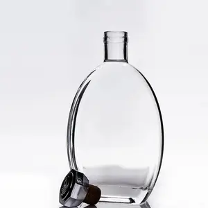 Hot Selling Luxury Custom Flat Bottle 500ml Whiskey Rum Brandy XO Spirit Glass Bottle With Cork Screw Cap