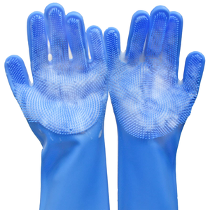 Pet Beauty Gloves Luxury Style Anti-Scratch Silicone 5 Finger Design for <b>Bathing</b> and Massaging <b>Dogs</b> (Sky Blue) Charge - Product Image 1