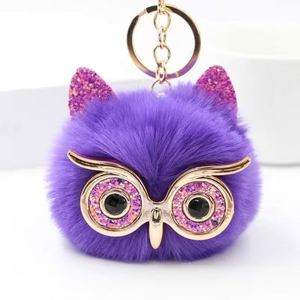 Porte-clés multicolore en cuir souple avec pompon hibou brillant en cristal et yeux métalliques, idéal comme pendentif de sac - Product Image 3