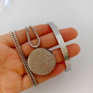 <span class=keywords><strong>Ayatul</strong></span> <span class=keywords><strong>Kursi</strong></span> islamique Eid arabe Pvd enduit en acier inoxydable bijoux collier et Bracelet ensemble breloques coran chaise étanche - Product Image 4