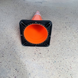 90cm3 6 inç trafik konisi esnek <span class=keywords><strong>PVC</strong></span> güvenlik baz siyah trafik konisi kg ile kullanılan 4.5 - Product Image 4
