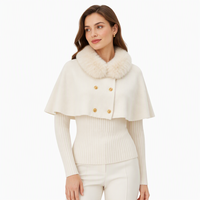 Pull en tricot style cape à deux pièces avec col en fourrure de renard amovible