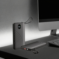 Anpassbares Logo Kompakte Leichte Schnellladende Powerbank mit LED-Anzeige 10000mAh Externe Stromversorgung mit Wandstecker Eingebautem Kabel