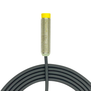 Capteur de proximité inductif à trois fils GYT1204 NPN 24V CC, interrupteur normalement ouvert, construction métallique - Product Image 3