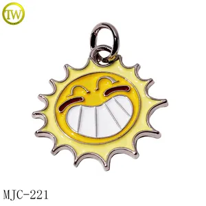 Logo su misura inciso in smalto di alta qualità ciondolo in metallo gioielli tag charms per collana/braccialetto