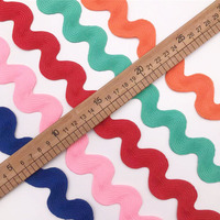 Vente en gros de haute qualité multicolore 2cm Ric Rac ruban Zig Zag garniture pour vêtement personnalisé Rick Rack garniture