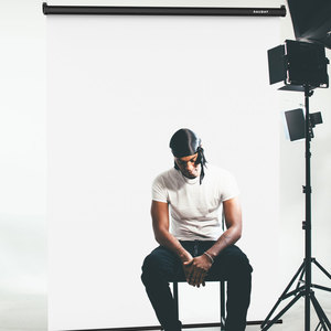 RAUBAY Retractable Pull Down White Screen-Polyester Wrinkle Resistant Anti-Glare 59.8" X 86.6" Collapsible Wall-Mount Background - Product Image 6