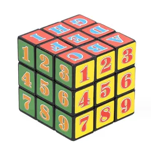 子供のための新しいデザインのアルファベットと数字のパズルキューブ教育ゲームマジックキューブおもちゃ