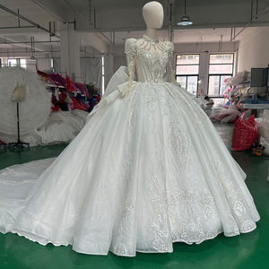 ชุดแต่งงานทรงบอลกาวน์สไตล์ราชวงศ์ ประดับด้วยงานปักเลื่อมวิบวับ หรูหราอลังการ แบบเจ้าหญิง สำหรับงานเลี้ยงอย่างเป็นทางการ รุ่น XS065 มีไซส์พลัสสำหรับผู้หญิง - Product Image 3