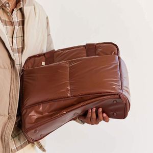 Free Sample Luxury Custom Logo Expandable Crossbody Shoulder <b>Travel</b> Weekender <b>Tote</b> Quilted Puffer Gym Duffle Bag - Product Image 3