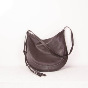 Bolsos de Hombro de Cuero Genuino Suave, Diseño Vintage con Patrón de Caramelo, para Mujer, de Alta Gama, en Color Ébano, con Cierre de Cremallera - Product Image 1