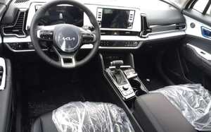 Voiture d'occasion bien entretenue et soignée, Kia Sportage <span class=keywords><strong>GLS</strong></span> 2.0L essence automatique 2024, prête à être expédiée. - Product Image 4